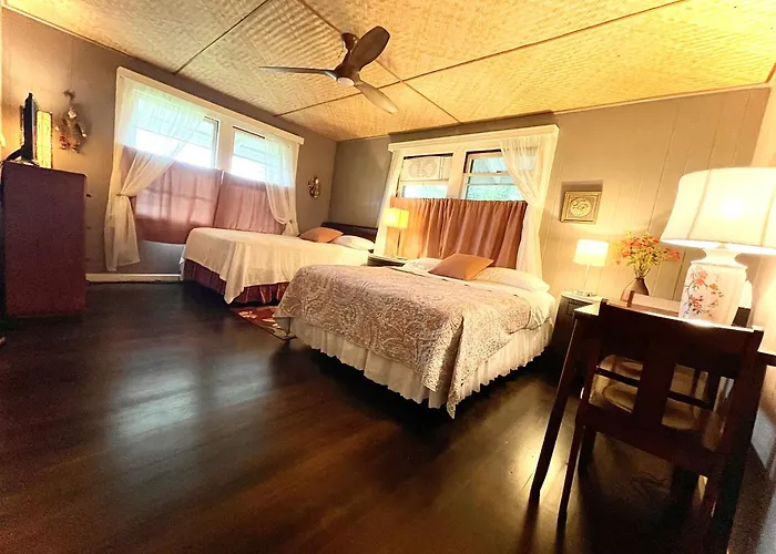 Shaka Shak Garden Inn
